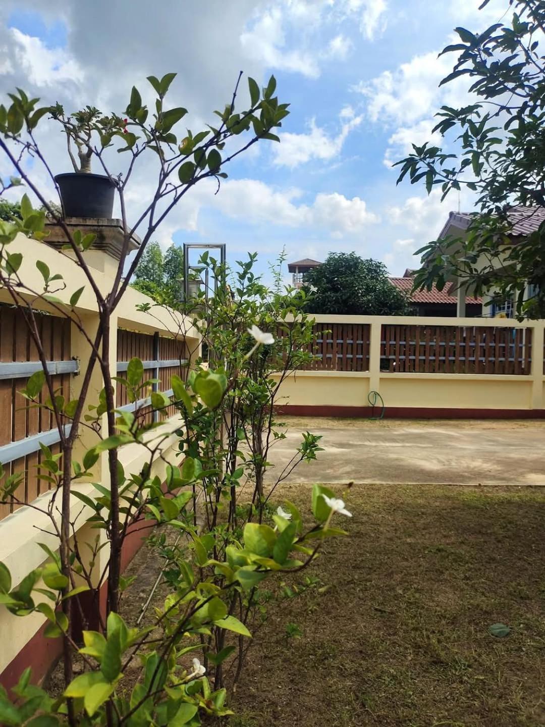 House In Lipa Noi Holiday home *