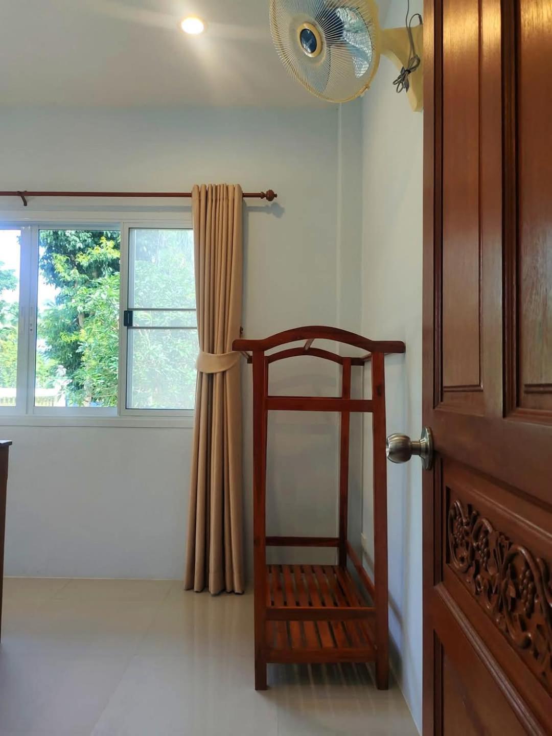 House In Lipa Noi *