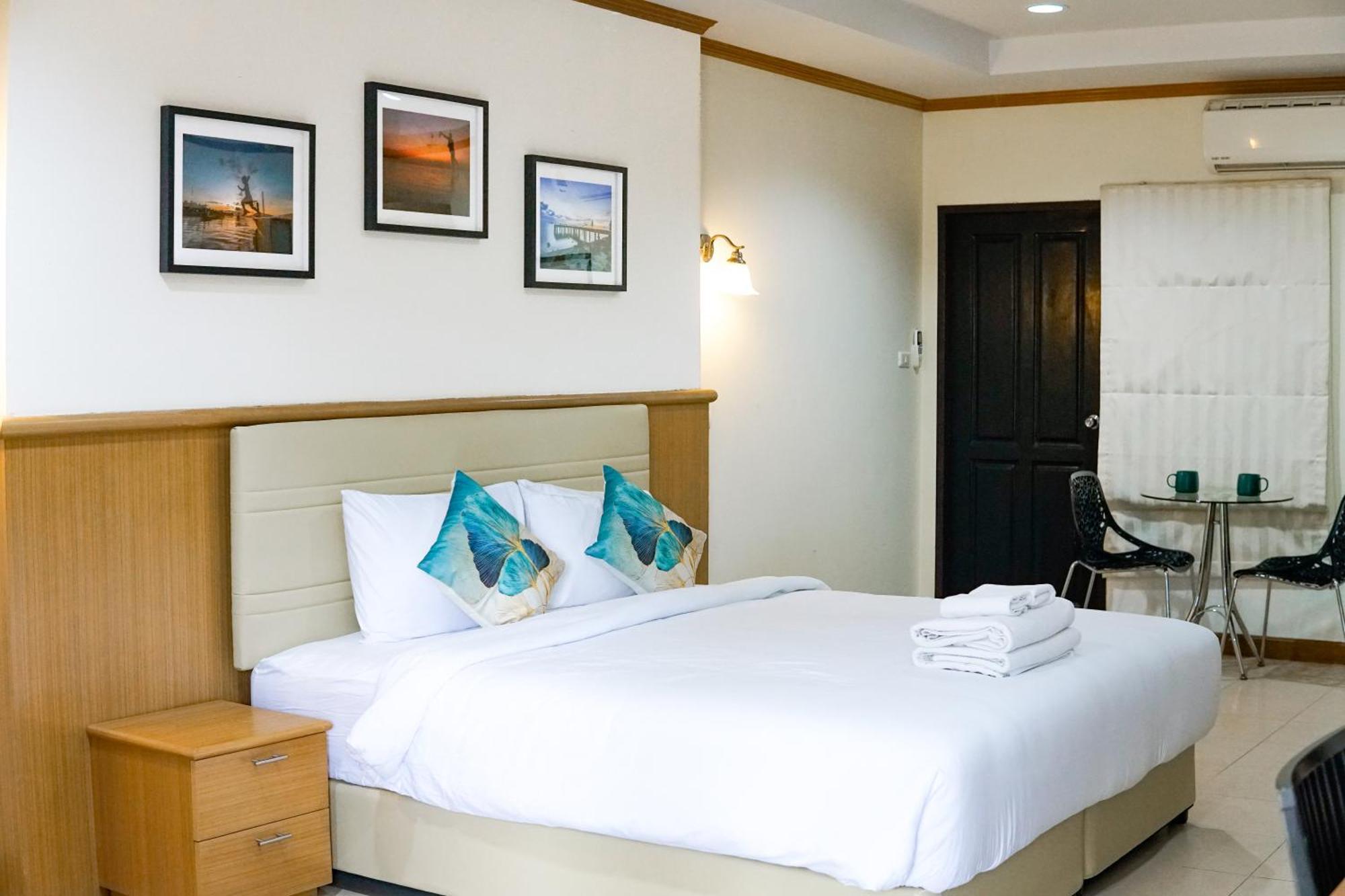 U Hub Hotel 3*