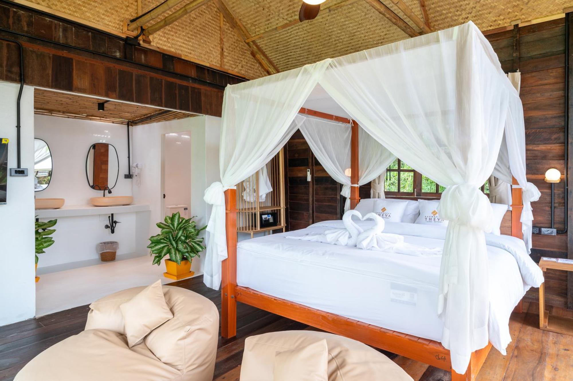 Roomquest Theva Hotel 4*