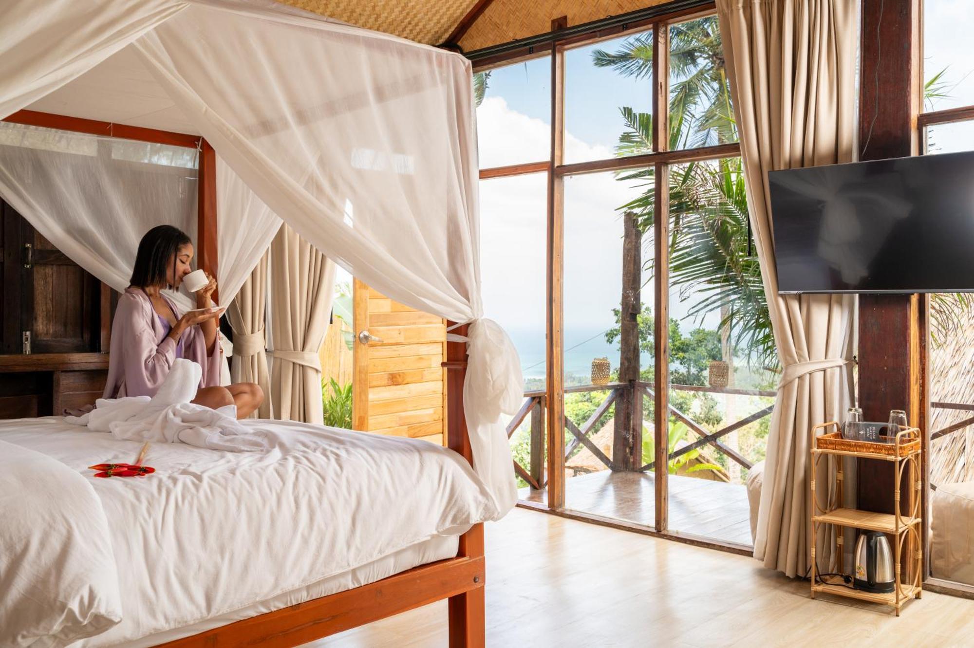 Roomquest Theva Hotel 4*
