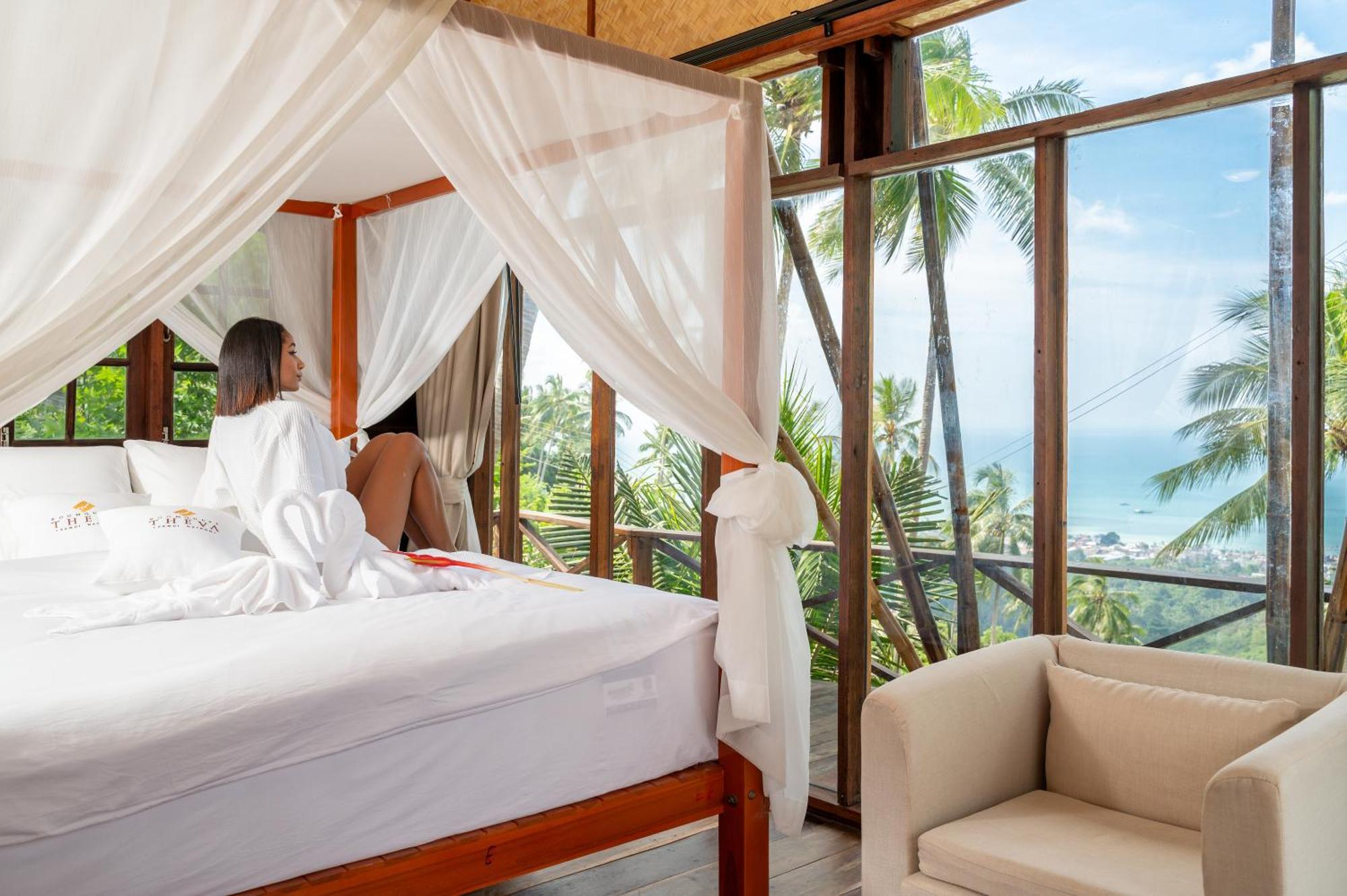 Roomquest Theva 4*