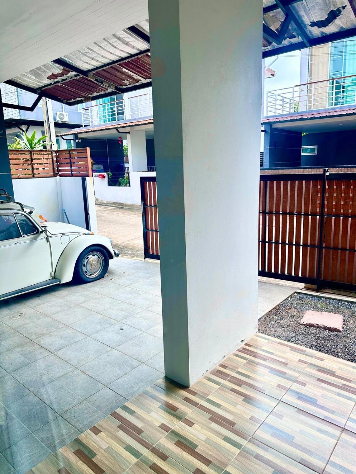 Y Apartment