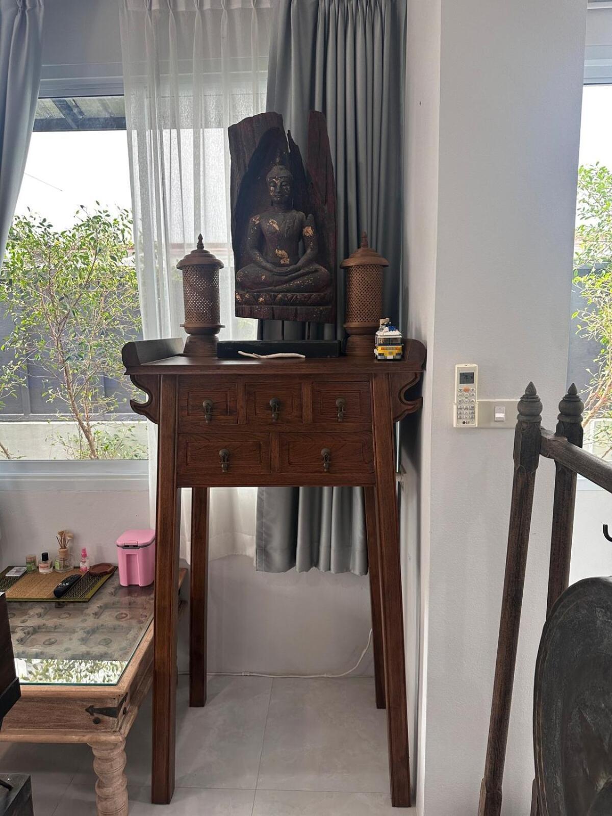Y Apartment *