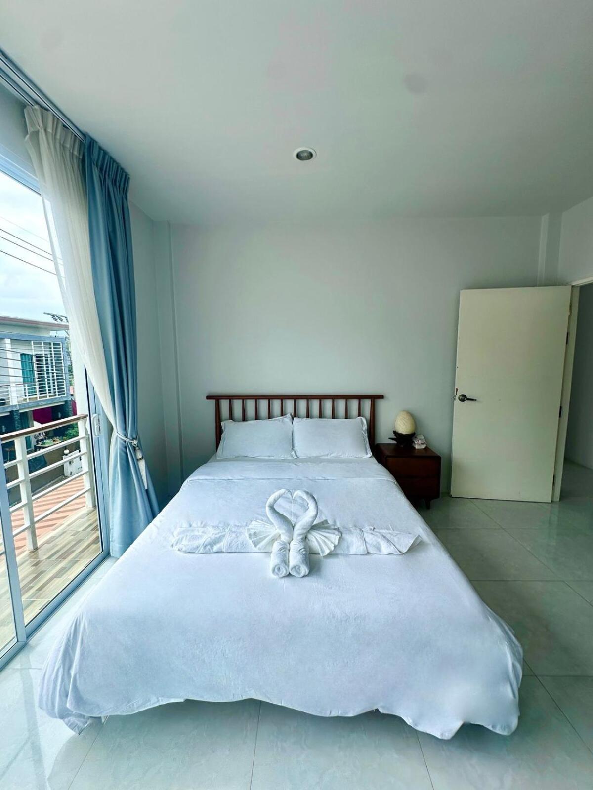 Y Apartment *