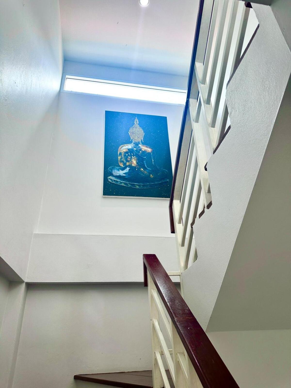 Y Apartment *