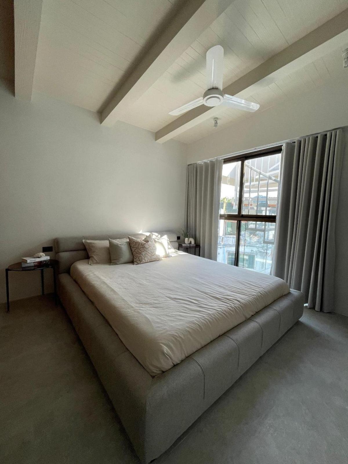 Beachside Apartment *
