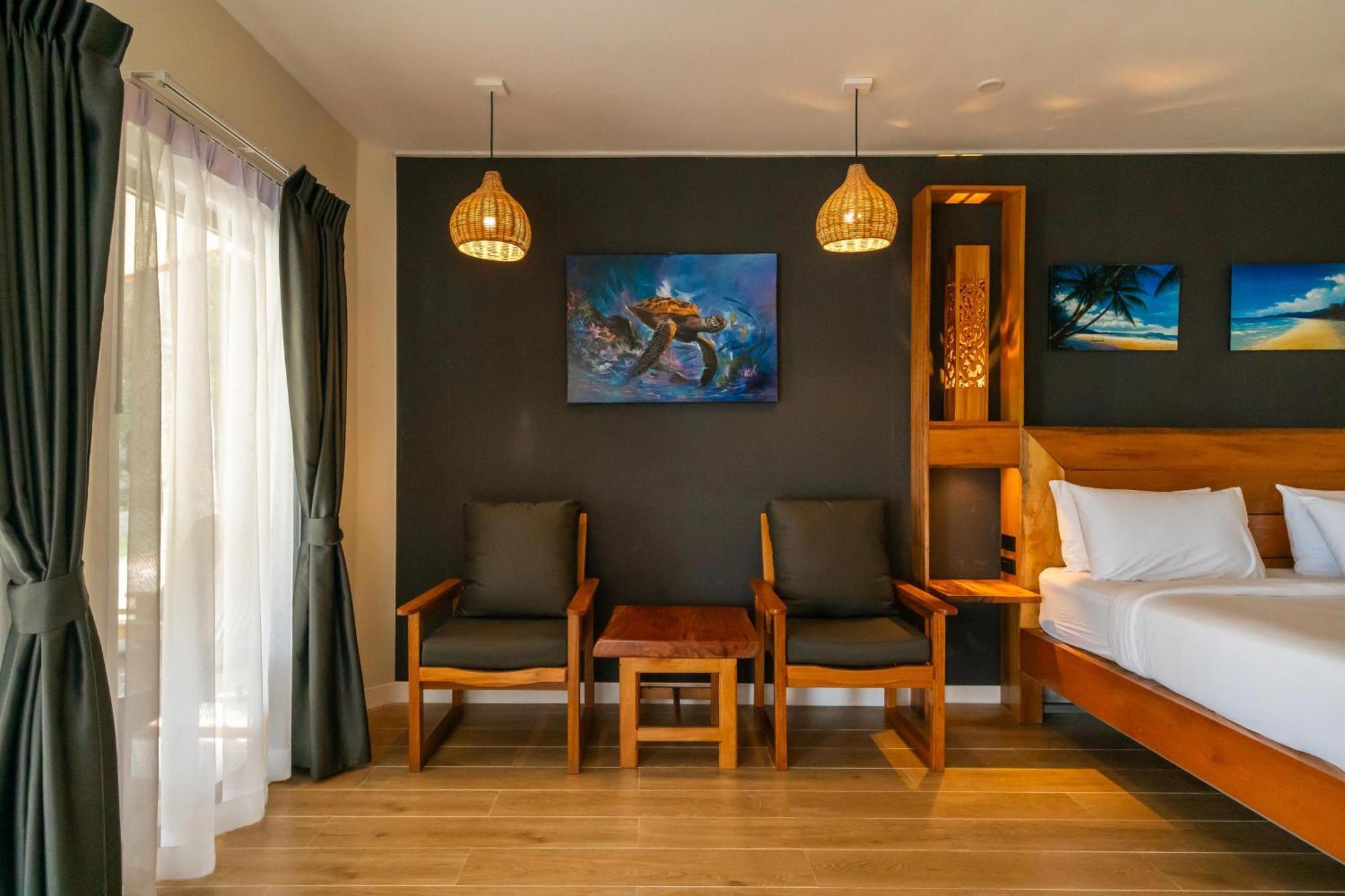 Hotel Crystal Bay Yacht Club