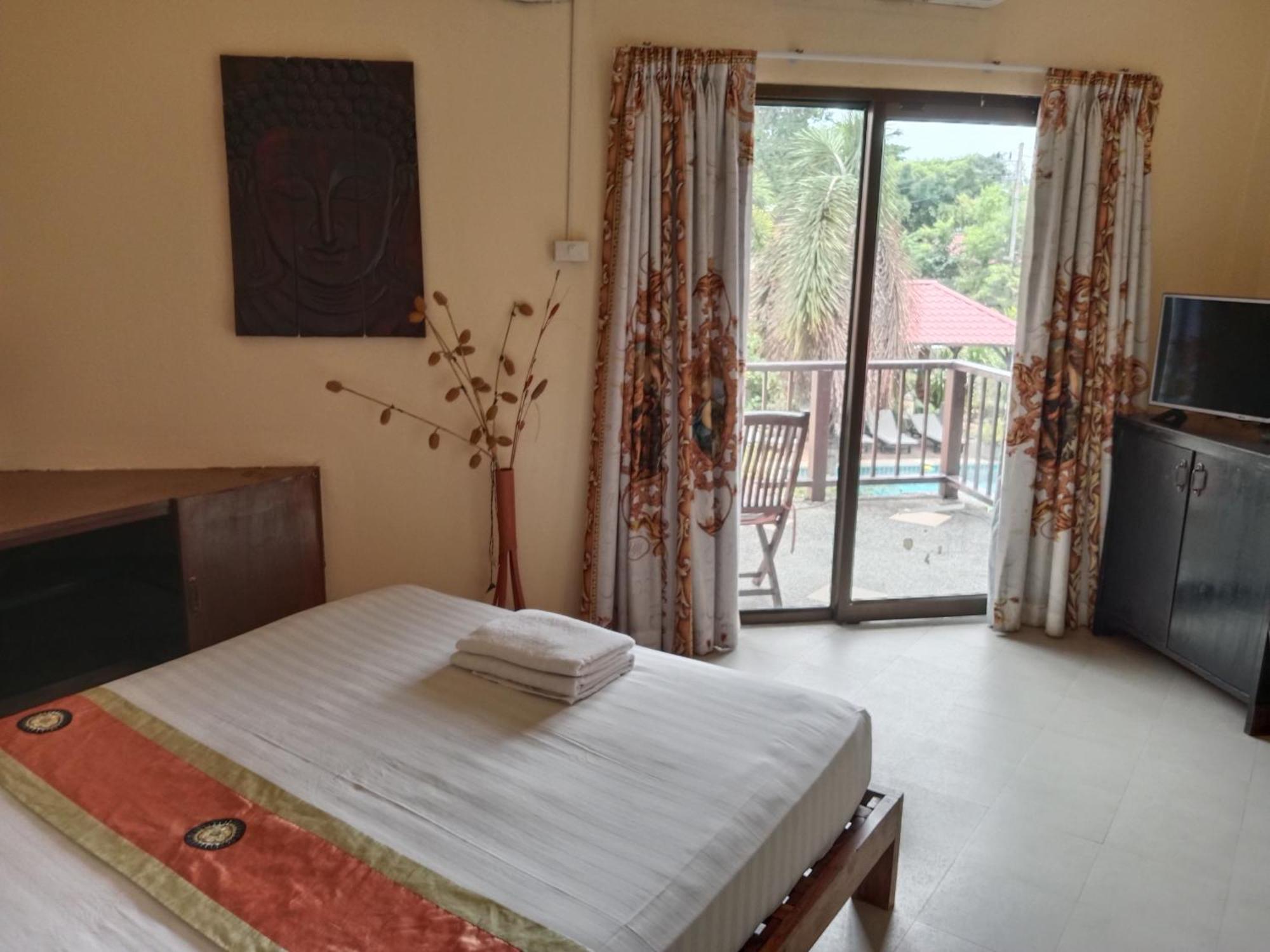 Baan Tropicana Mae Nam