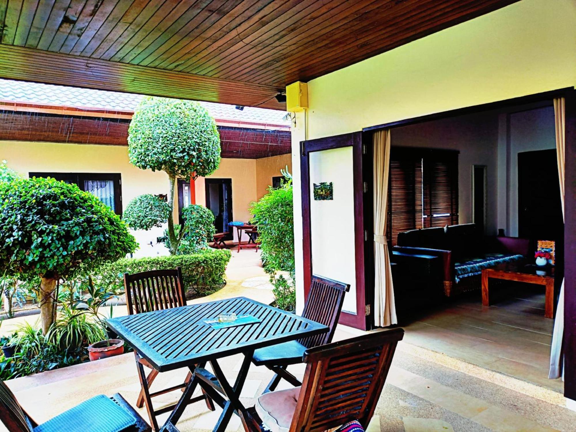Baan Tropicana