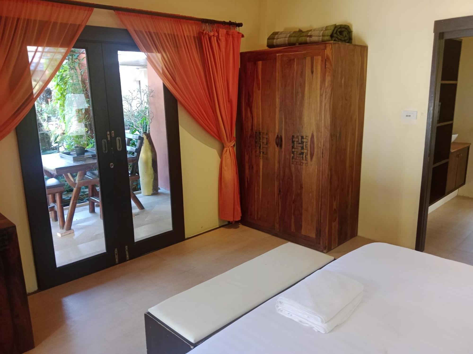 Baan Tropicana