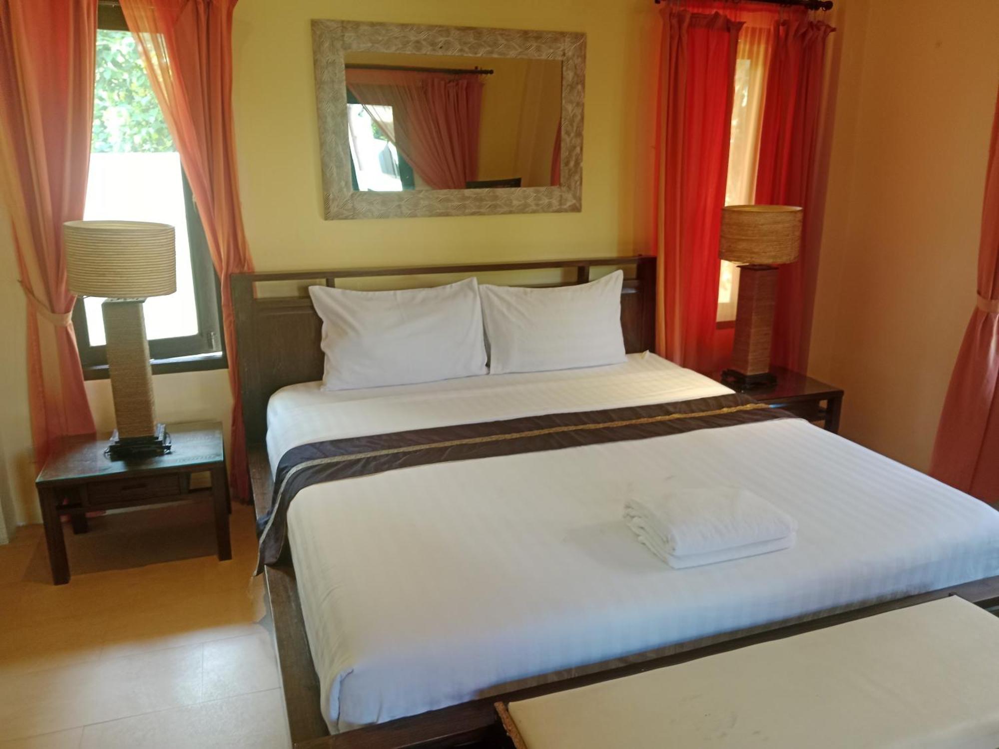 Baan Tropicana Villa Mae Nam