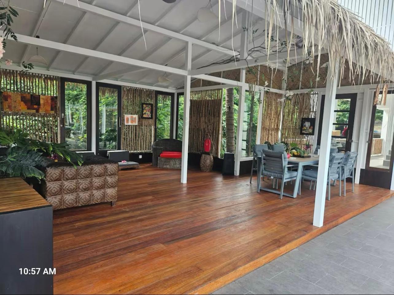 8 Bedroom Monkey 202 *