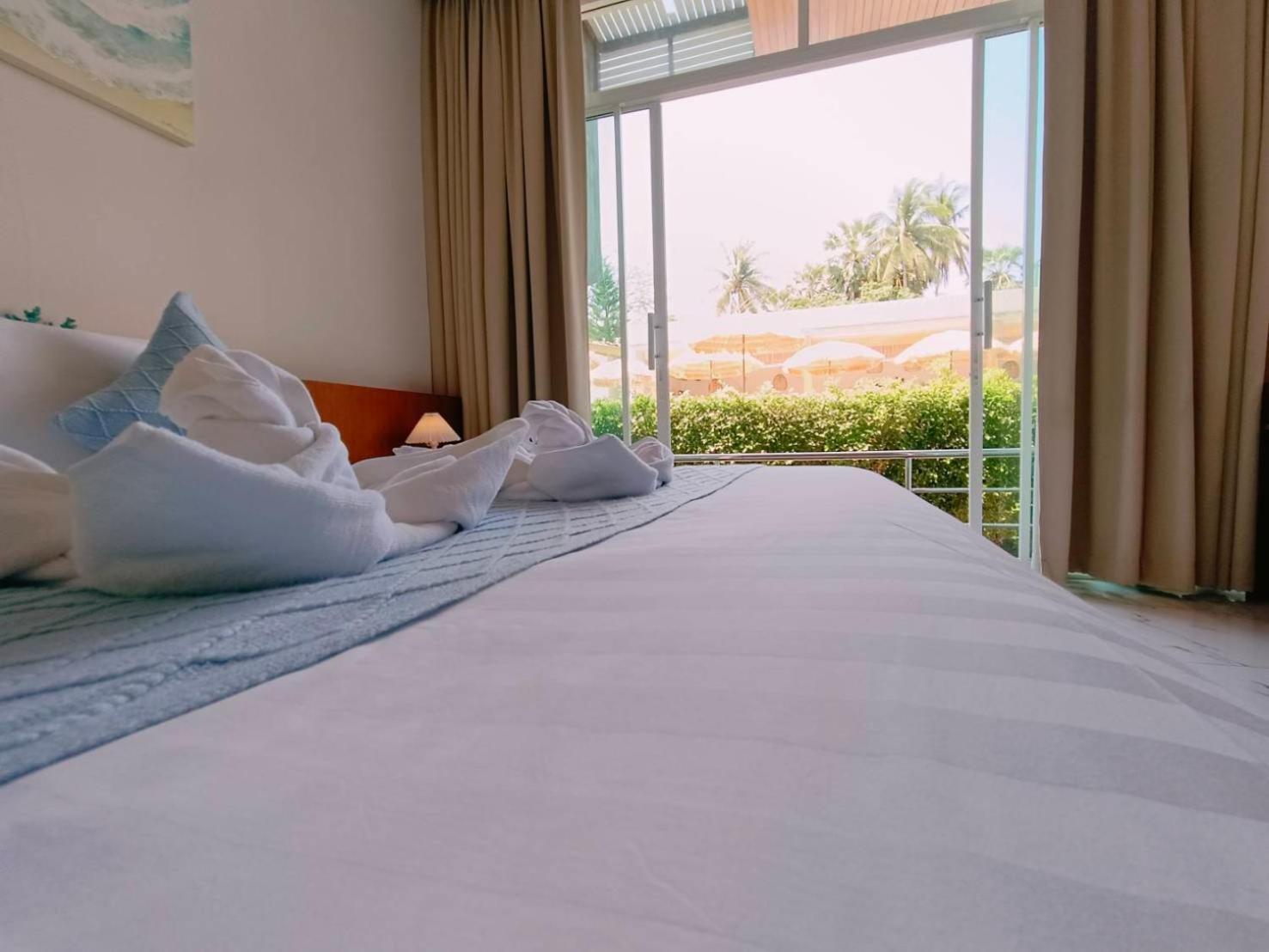 Hotel Smile Samui Front