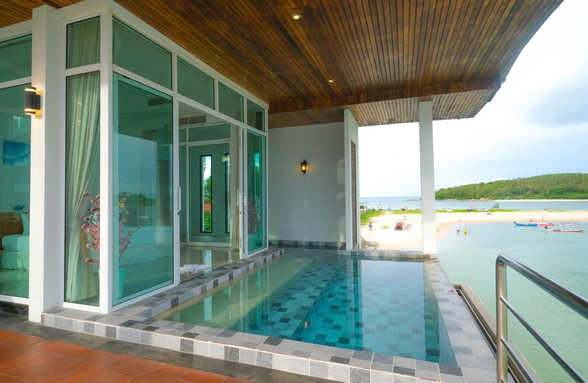 Hotel Smile Samui Front 4*