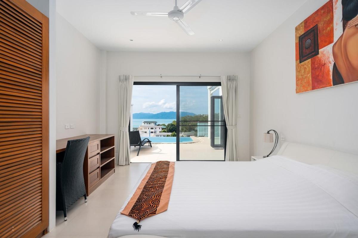 2 Bed Seaview 5 Mins To A2 Villa *