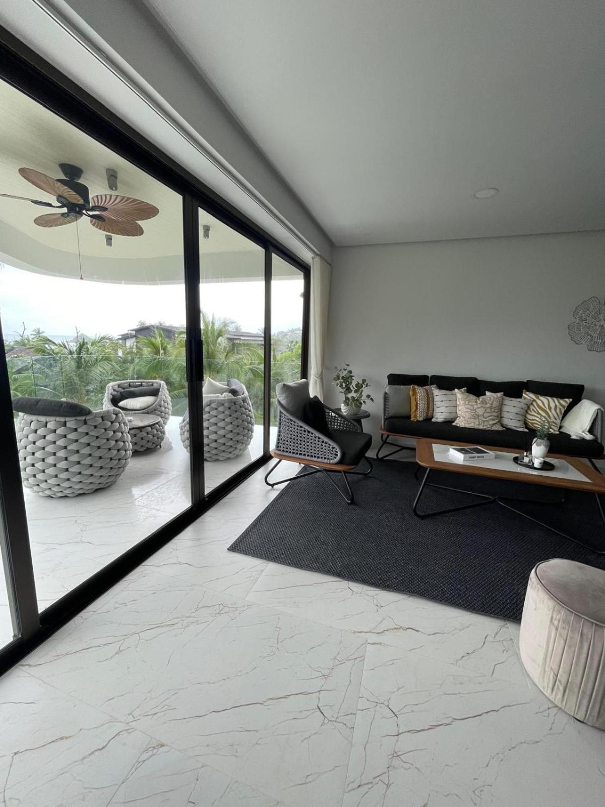 Beachside Apartment *
