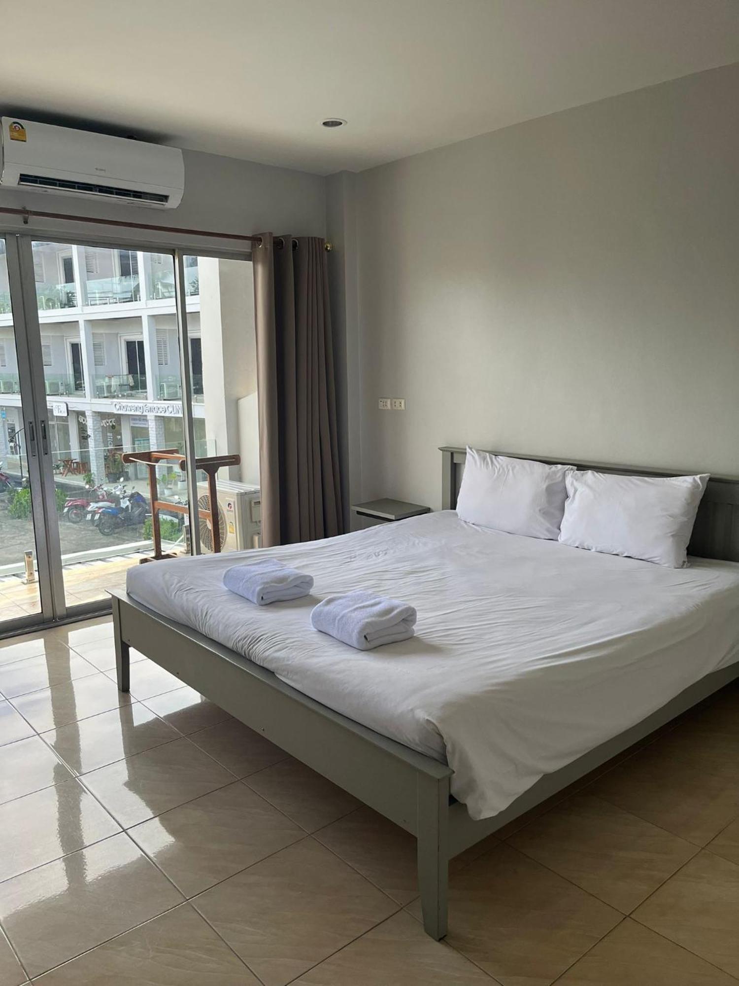 Terrace Penginapan Pantai Chaweng