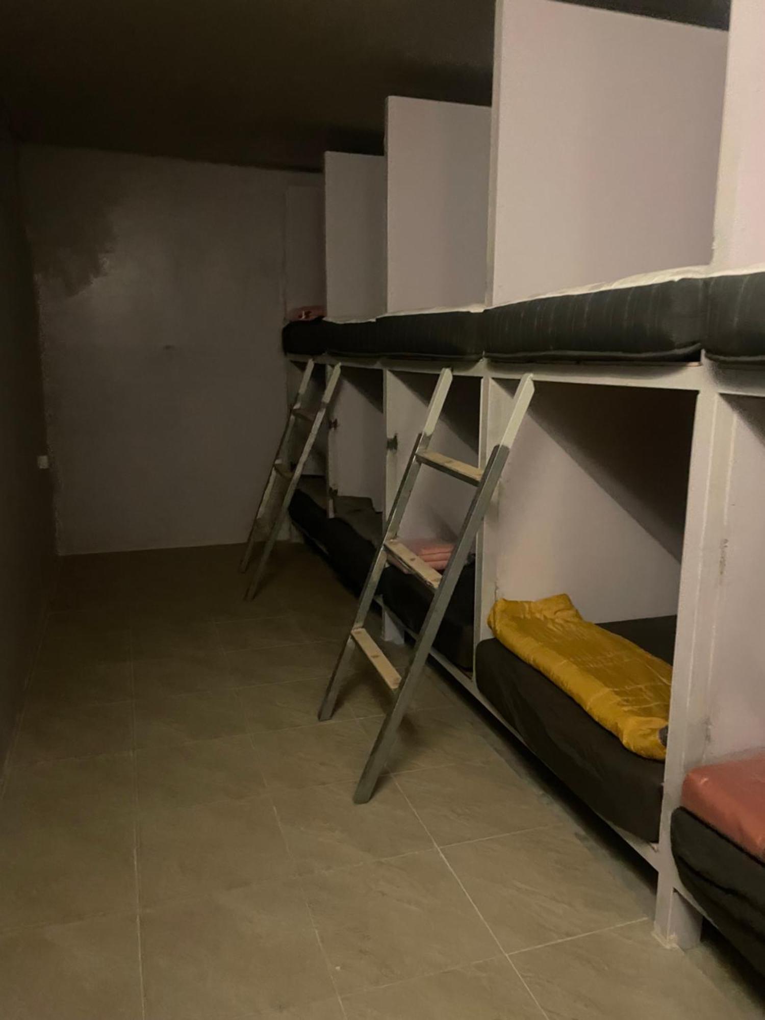 Noahs Ark Hostel *