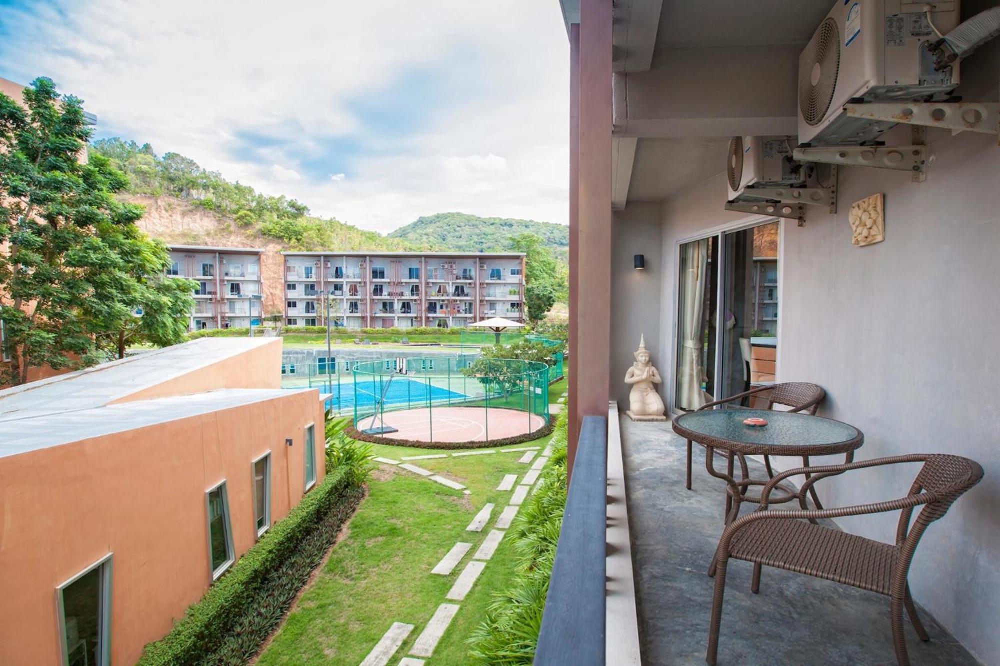 Replay One Bedroom Apartment *