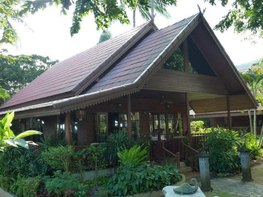 2 Bedroom Beachfront Bang Po Koh Samui