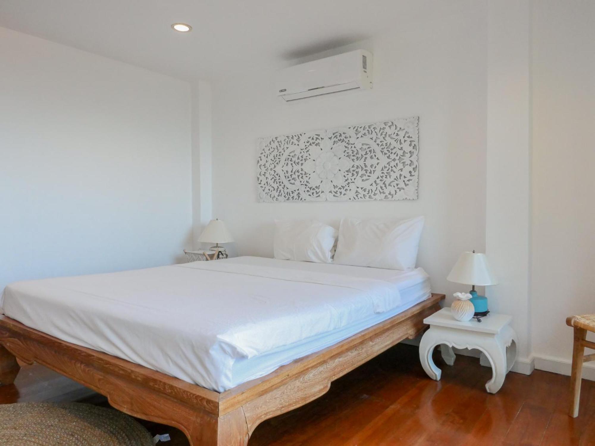 Modern Macha With Pool And & Sea View