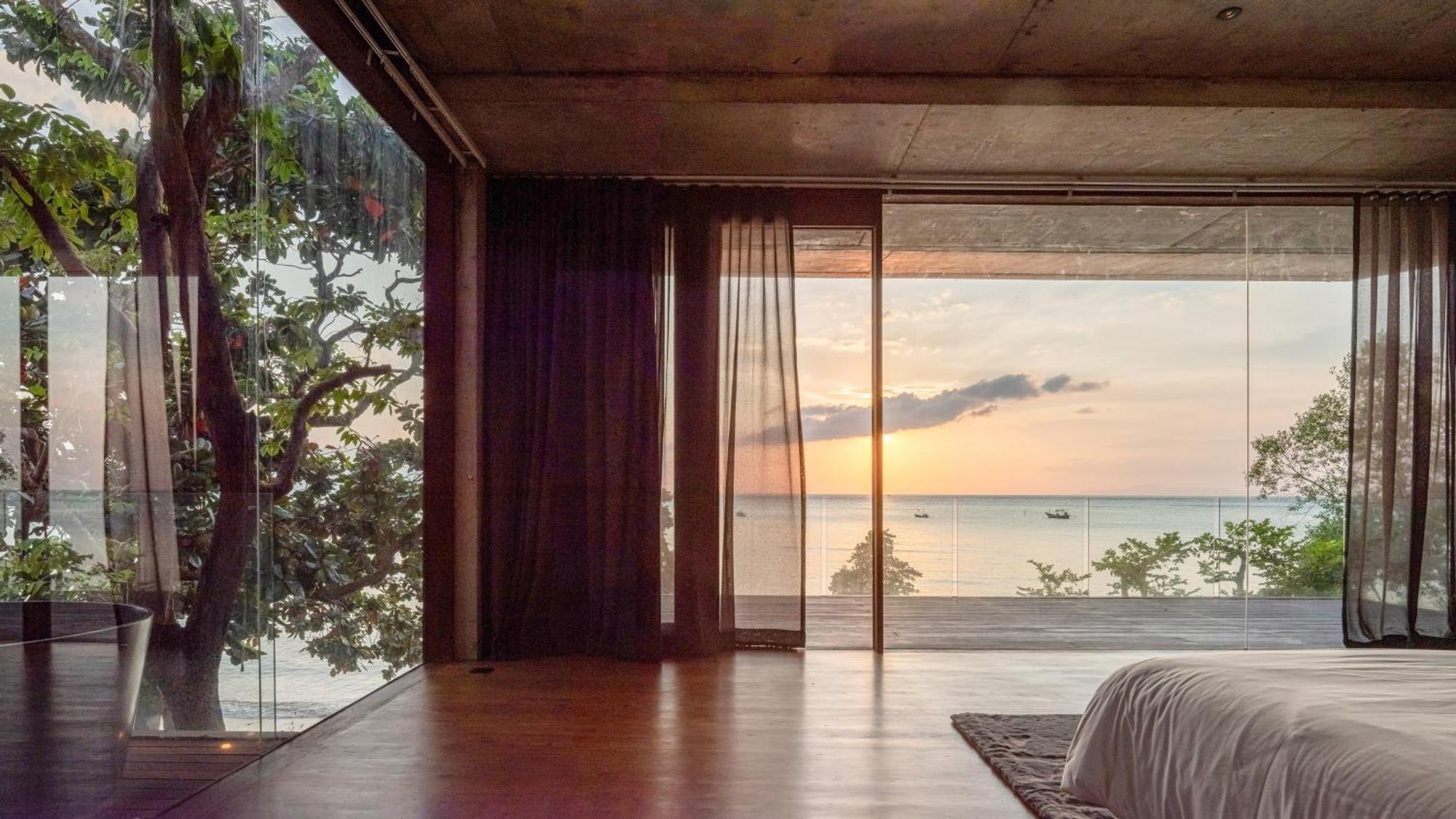 Vows Beachfront Hotel 3*