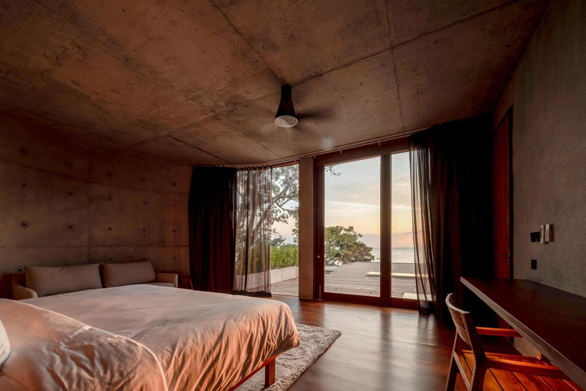 Vows Beachfront Hotel 3*