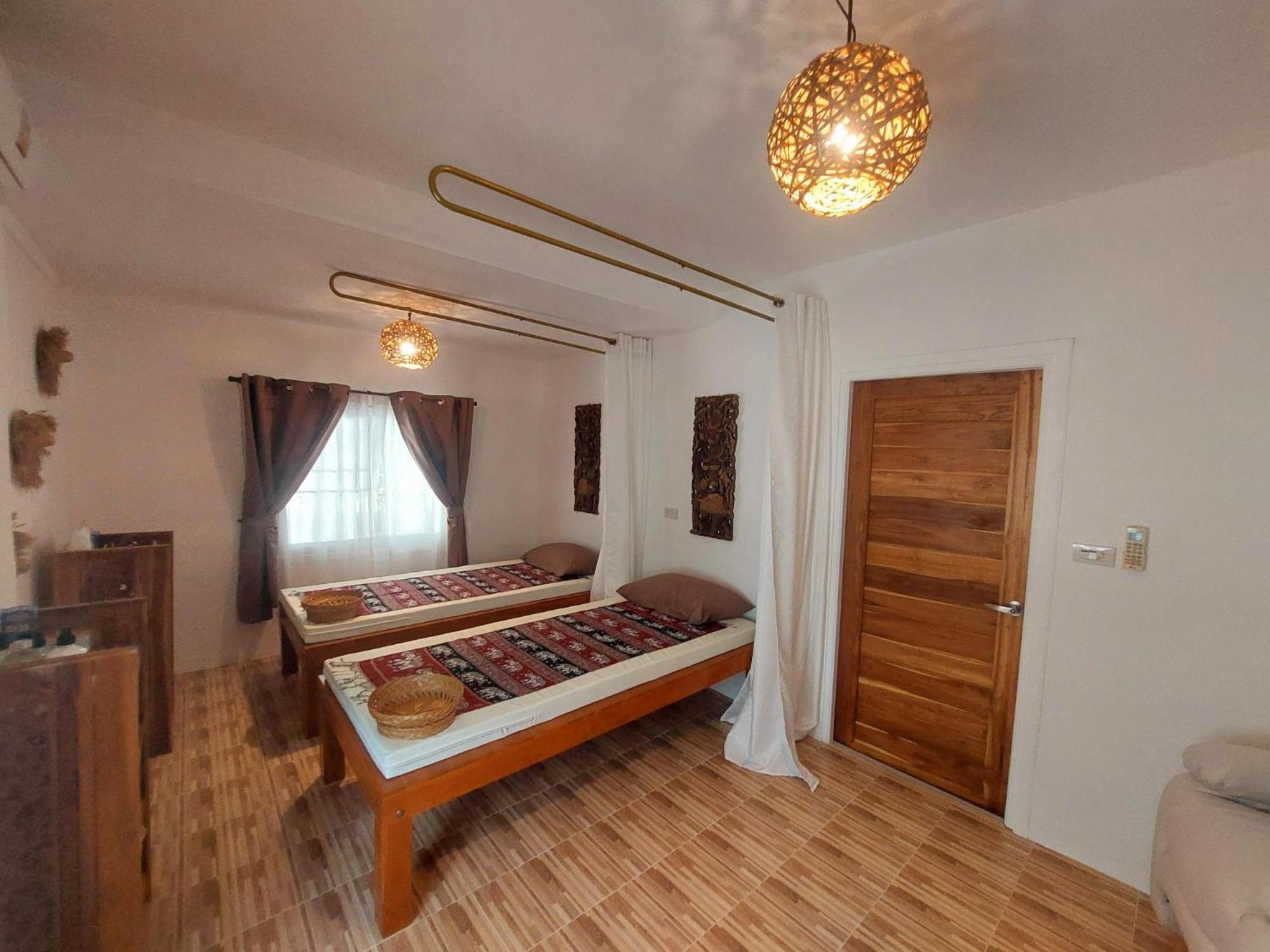 Leelawadee And Restaurant Hotel *