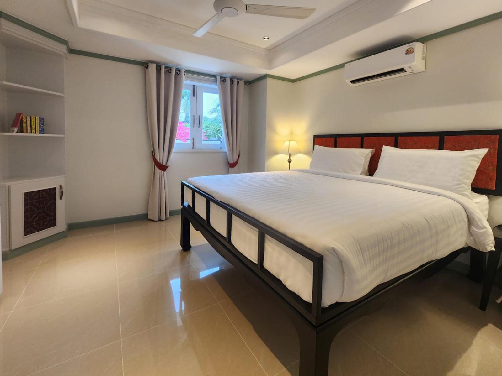 4 Bed Pool Steps From The - Kbr34 *
