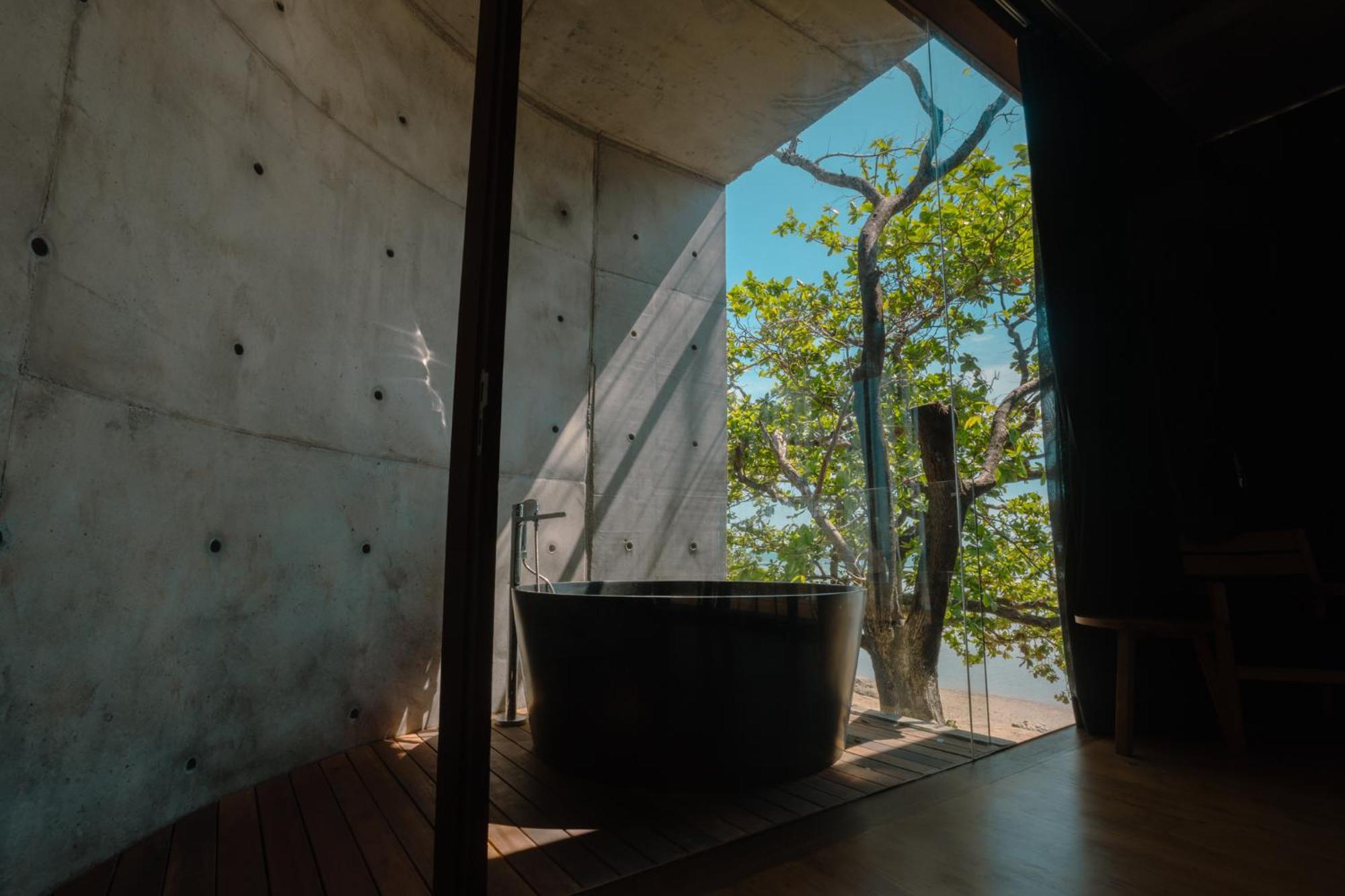 Vows Beachfront Hotel 3*