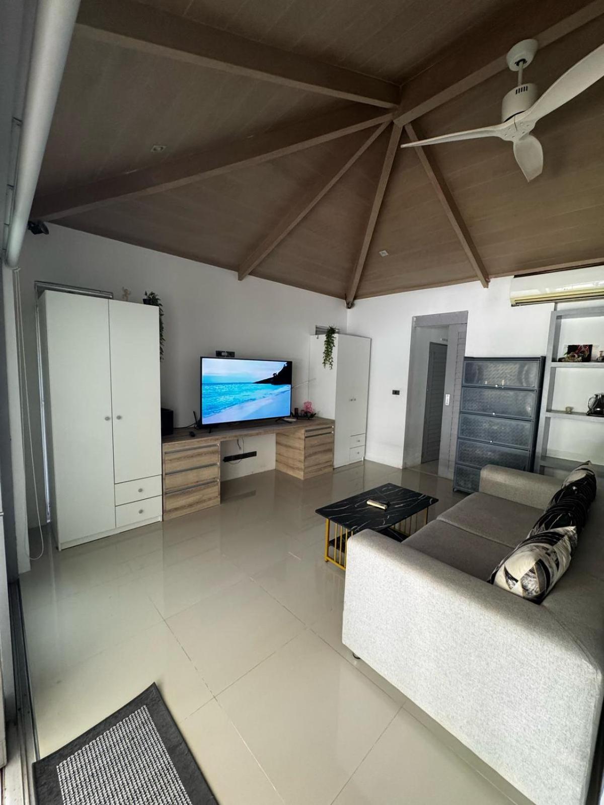Bangrak Cozy Apartment *
