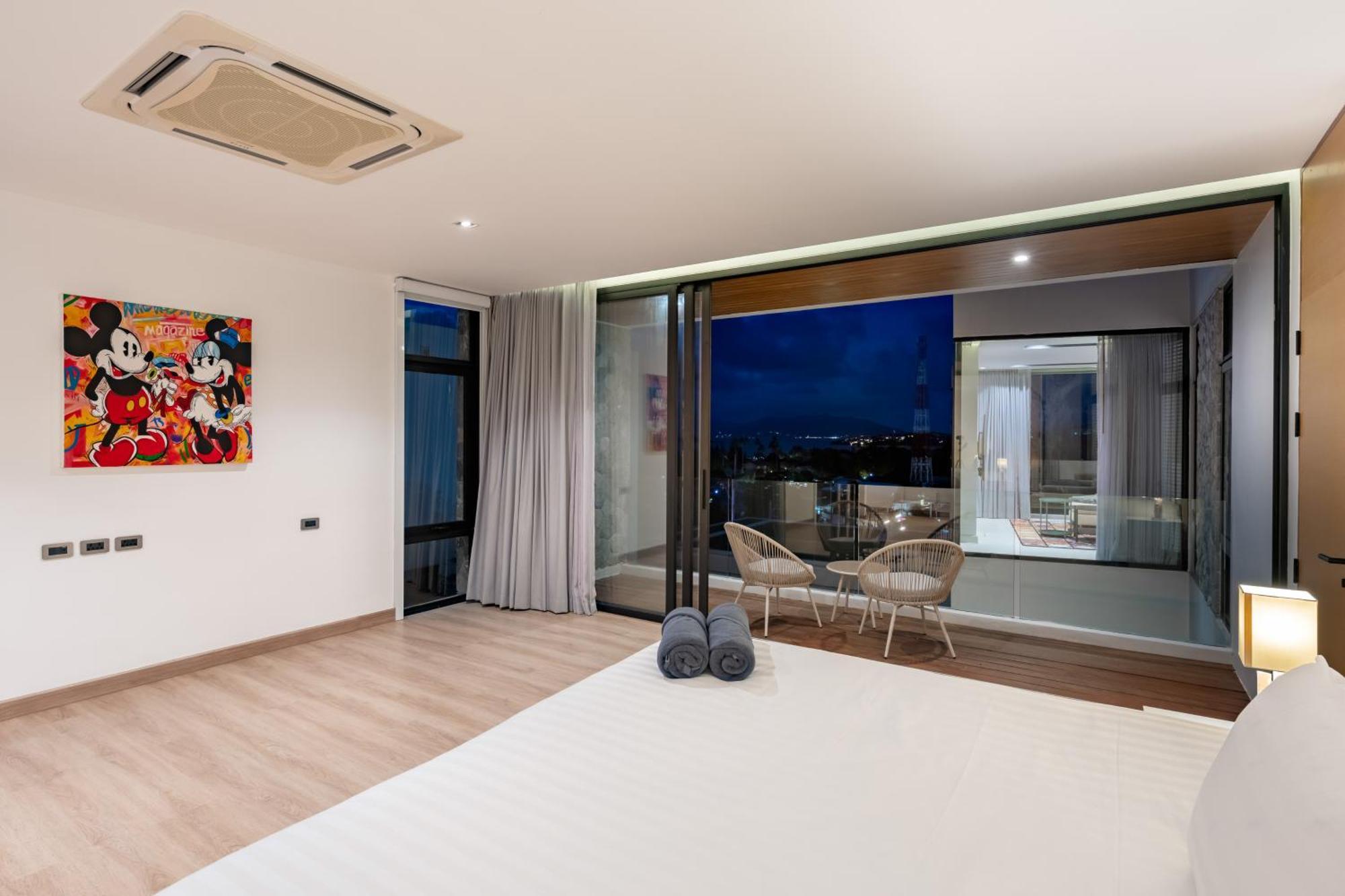 Serenity Bay, Modern 4-br Partial Sea View *