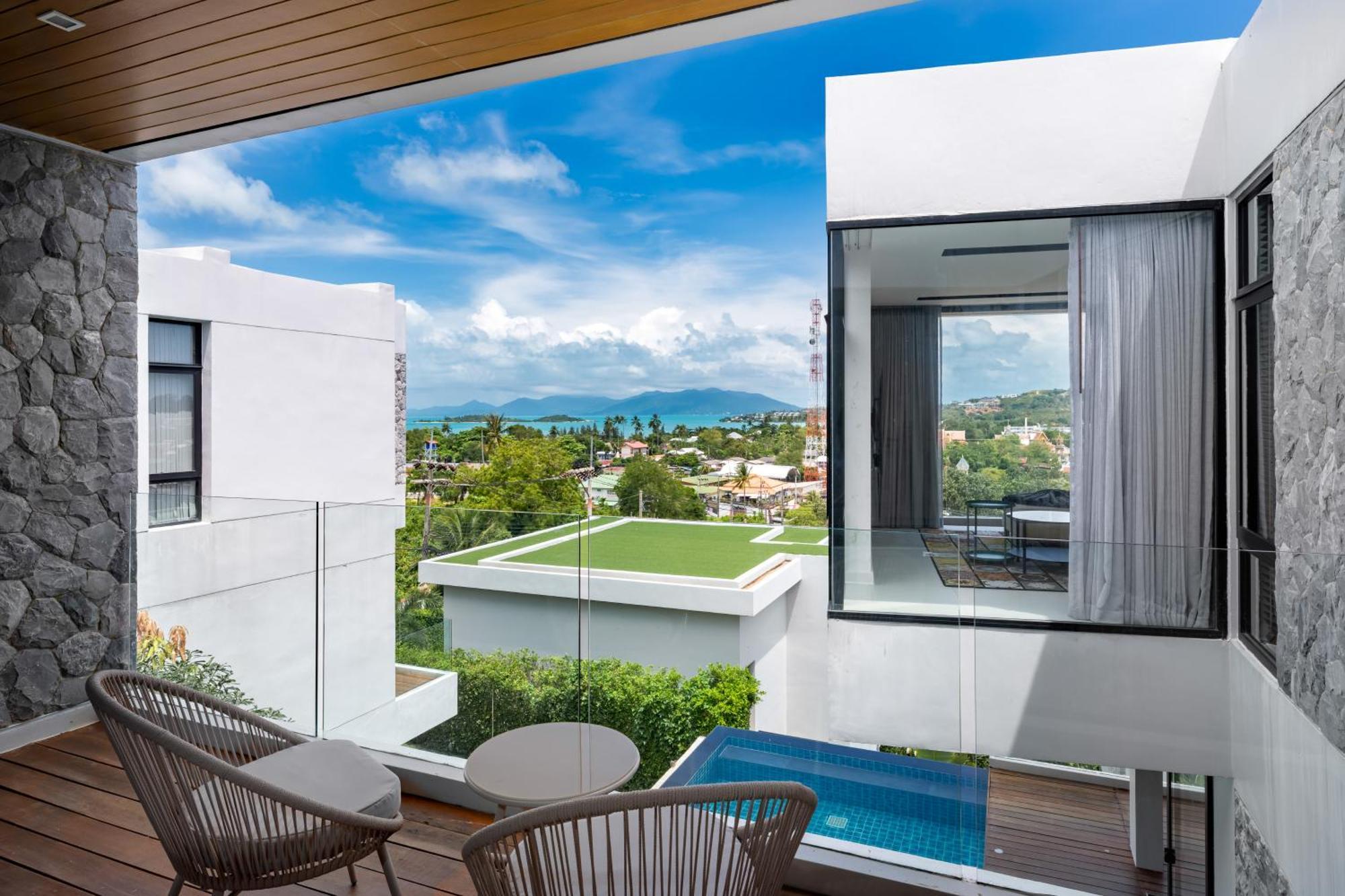 Serenity Bay, Modern 4-br Partial Sea View Villa *