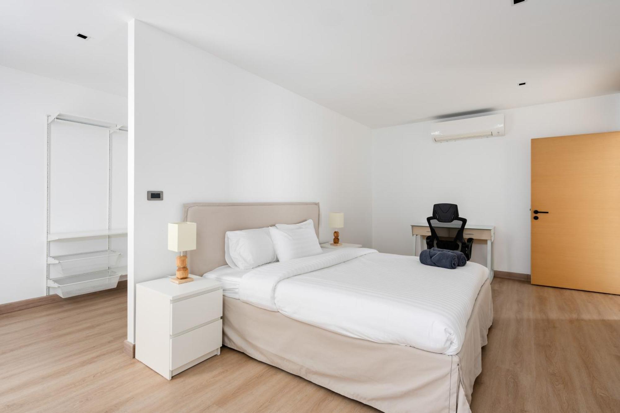 Serenity Bay, Modern 4-br Partial Sea View Villa