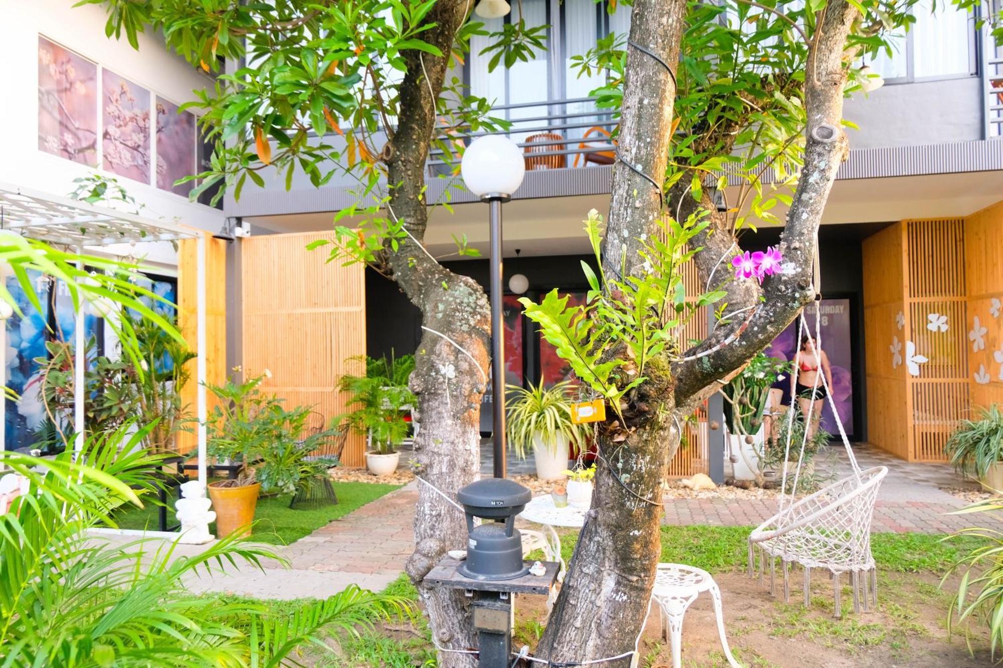 Baan Poon Garden Station touristique