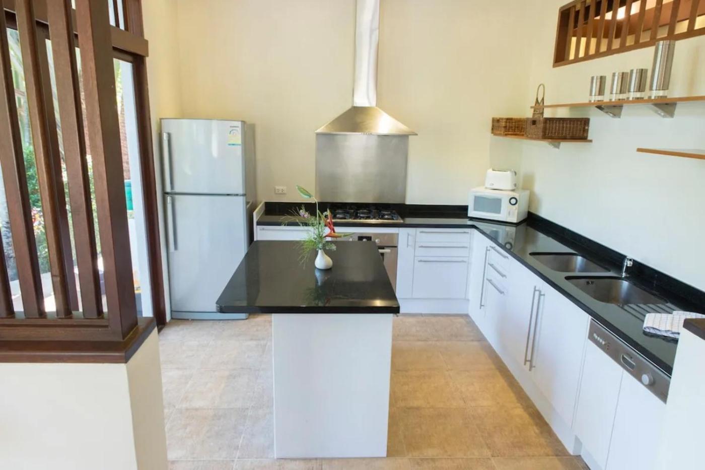 T - 4br Private Pool Villa Laem Set Beach