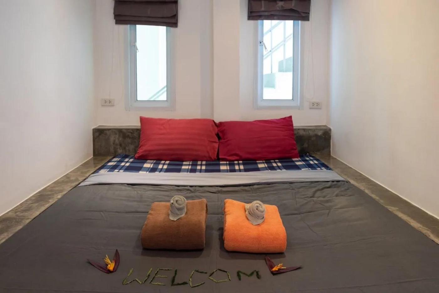 Holy View 2br Shared Pool & Seaview -