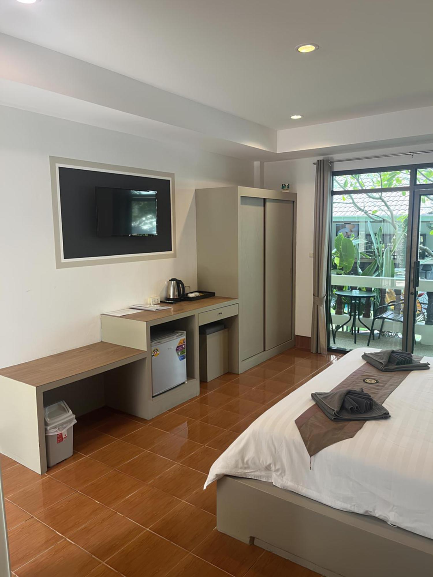 Tropical Palm Resort