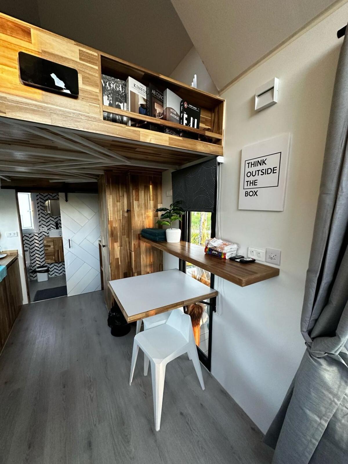 Holiday home Beachfront Tiny House, Koh Samui, Thailand With Free Rowboat