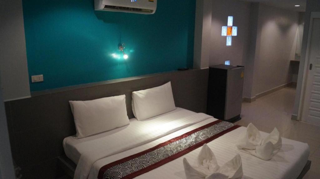 P.f Mansion Hotel 2*
