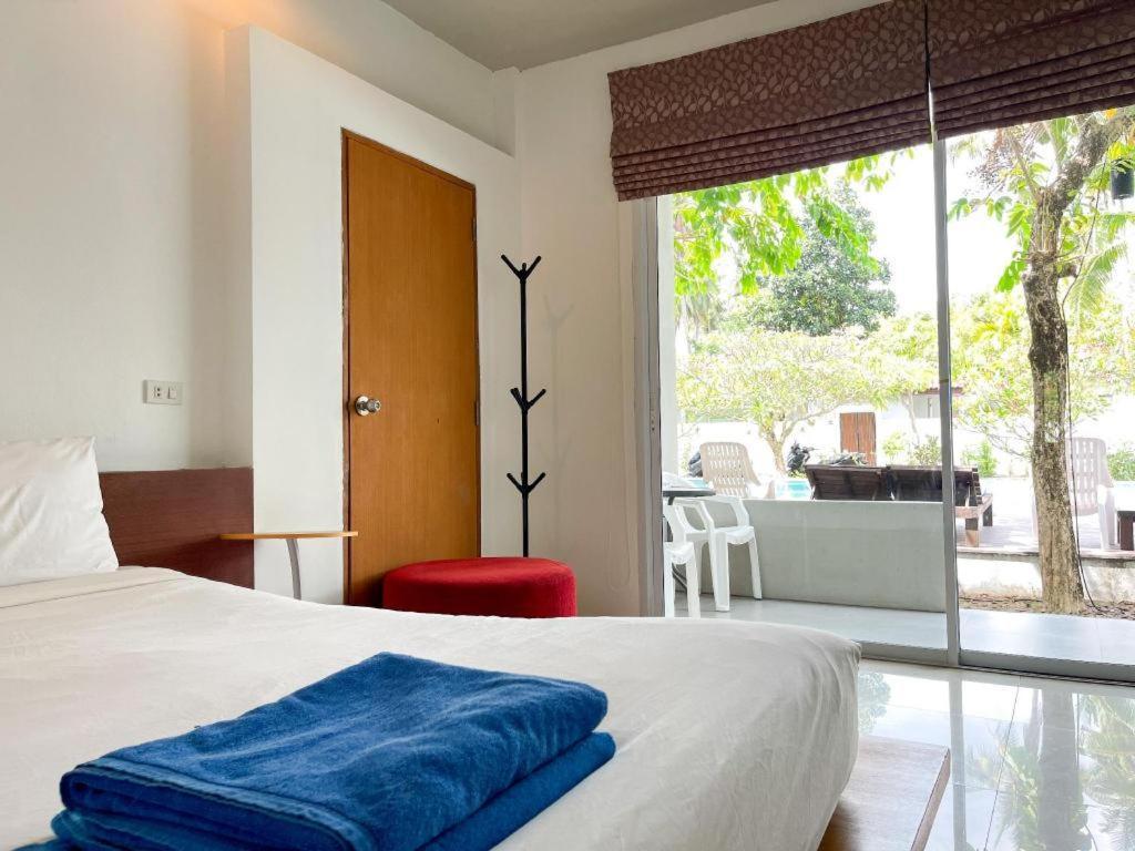 The Living Pool Hotel