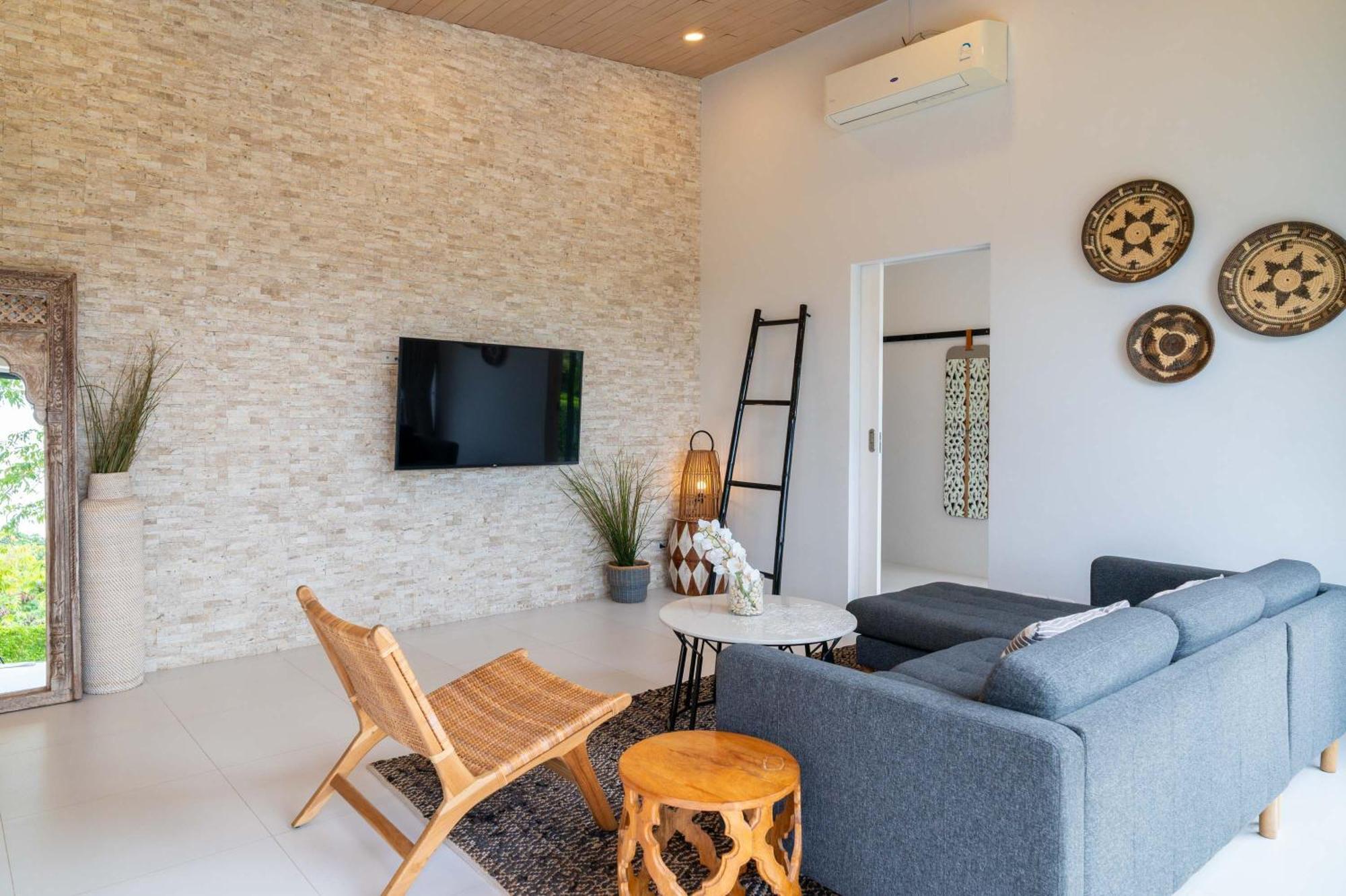 Tropical 2br Luna Private Pool In Vila