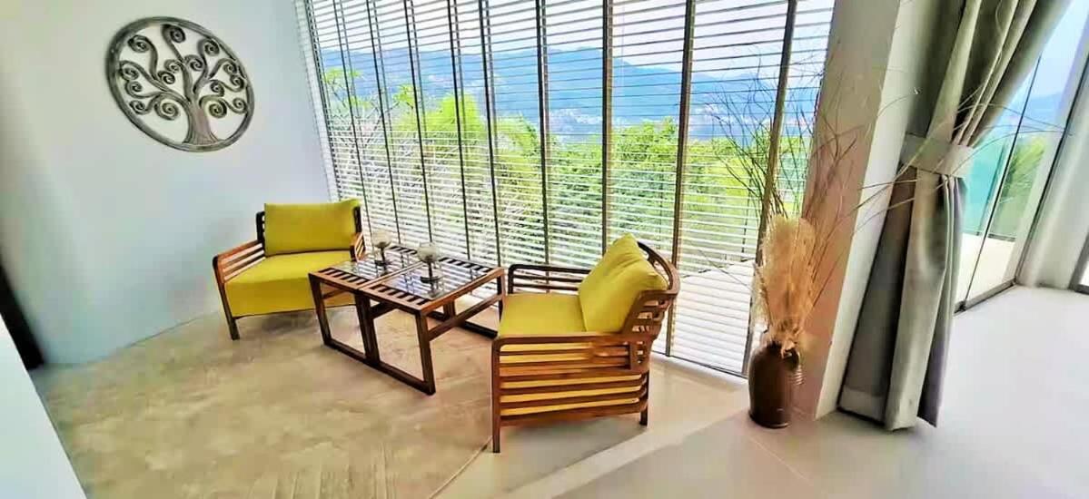 Un Sanctuaire Suspendu Au-dessus Du Monde Villa *