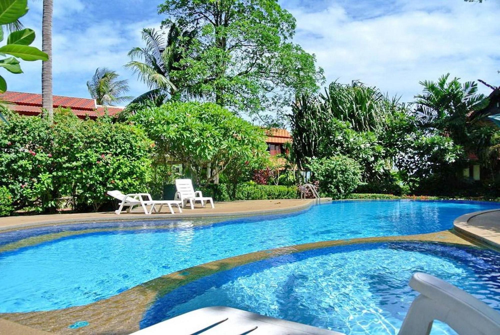 Luxurious Thai-Style Villa With A Swimming Pool Just 20 Meters From Beach Access *