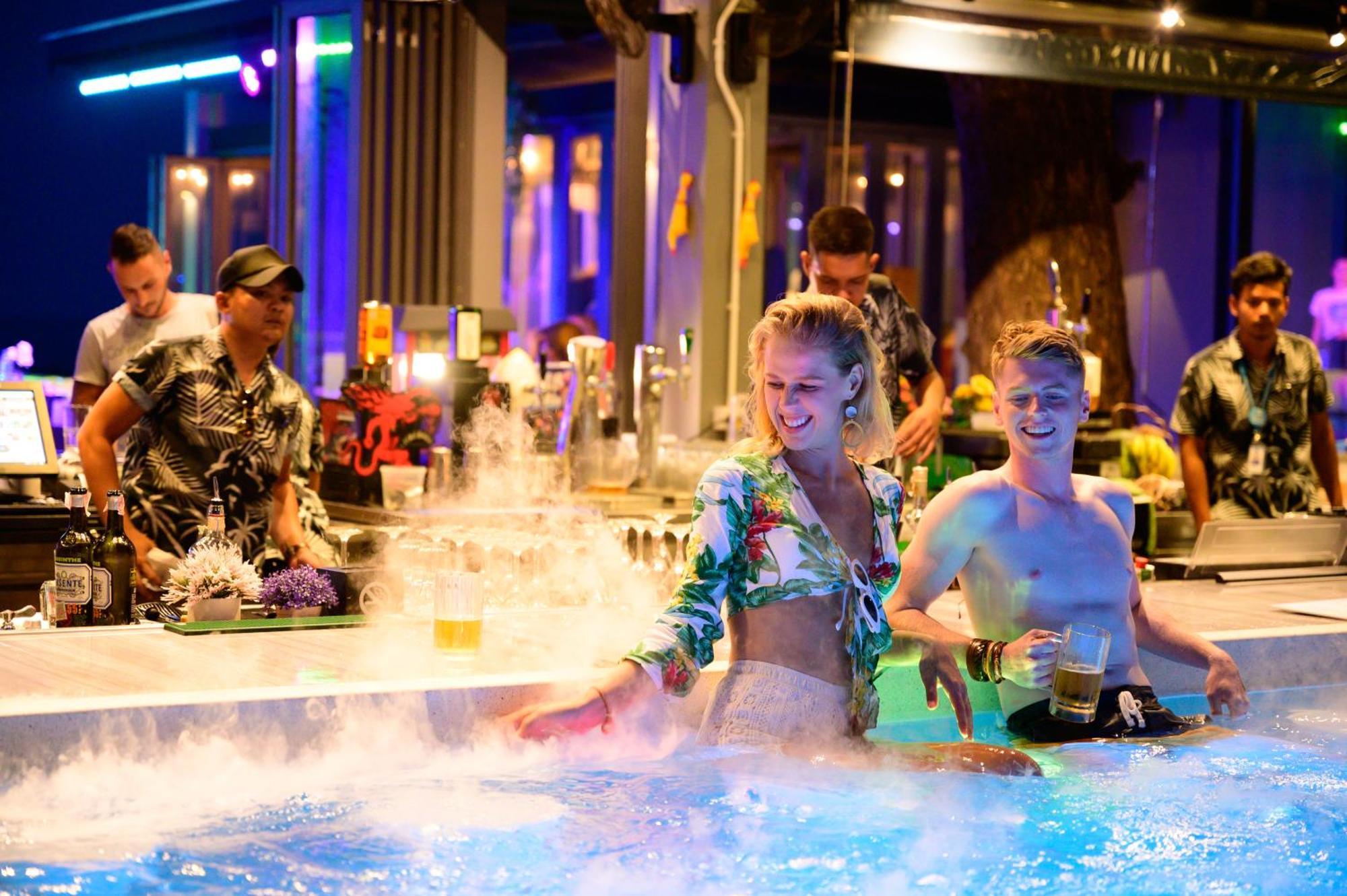 Hotel Lub D Chaweng - Beachfront & Vibrant Social Vibe 4*