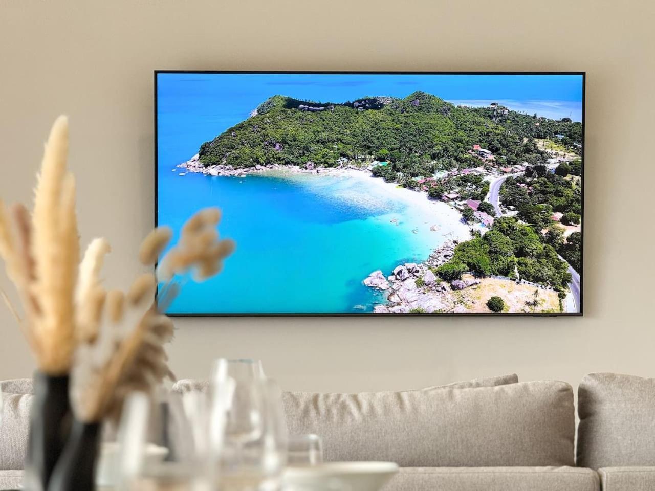 Lulu Chic 2br Seaview Retreat Private Pool Holiday home *