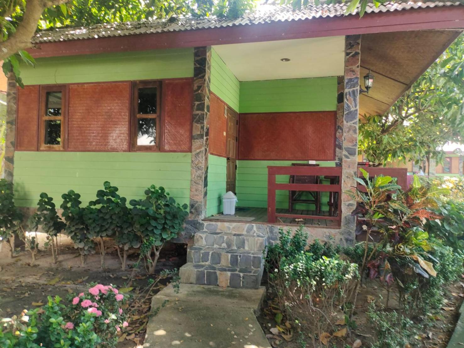 Everest Samui - Sha Mae Nam