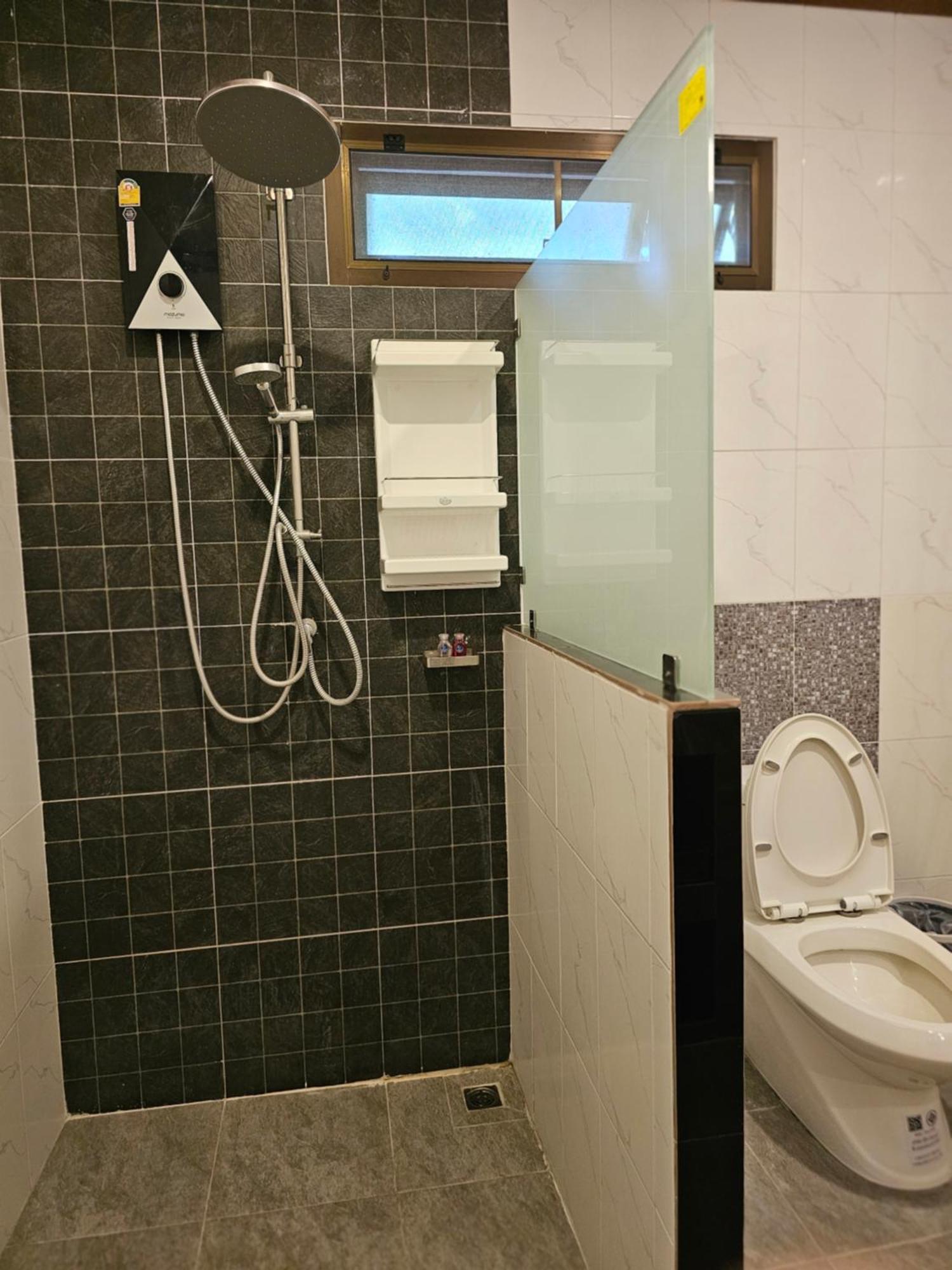 Bang Po Hut Resort 3*