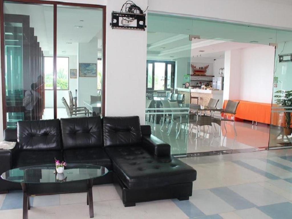 Grand Hill Resort